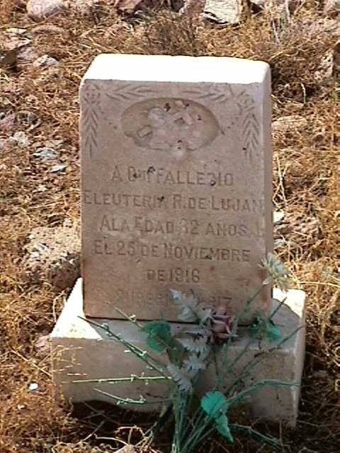 grave2.jpg (70877 bytes)